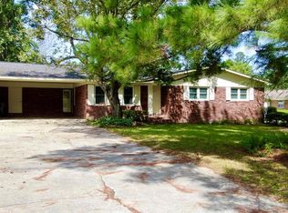 305 Purdom Dr, Blackshear, GA 31516
