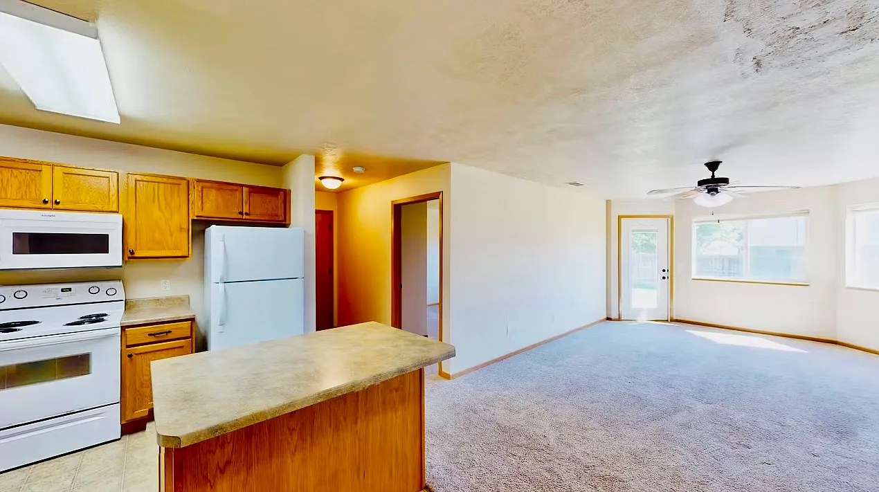 2 bed, 1125 sqft, $1,050 — Photo 4