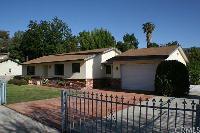 1st image of 566 W 35th St