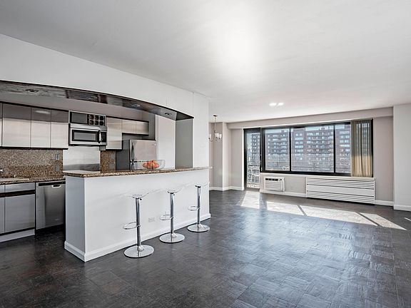 4th image of 400 Central Park W APT 16B