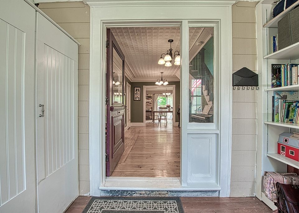 64 Everett St, Middleboro, MA 02346 Zillow