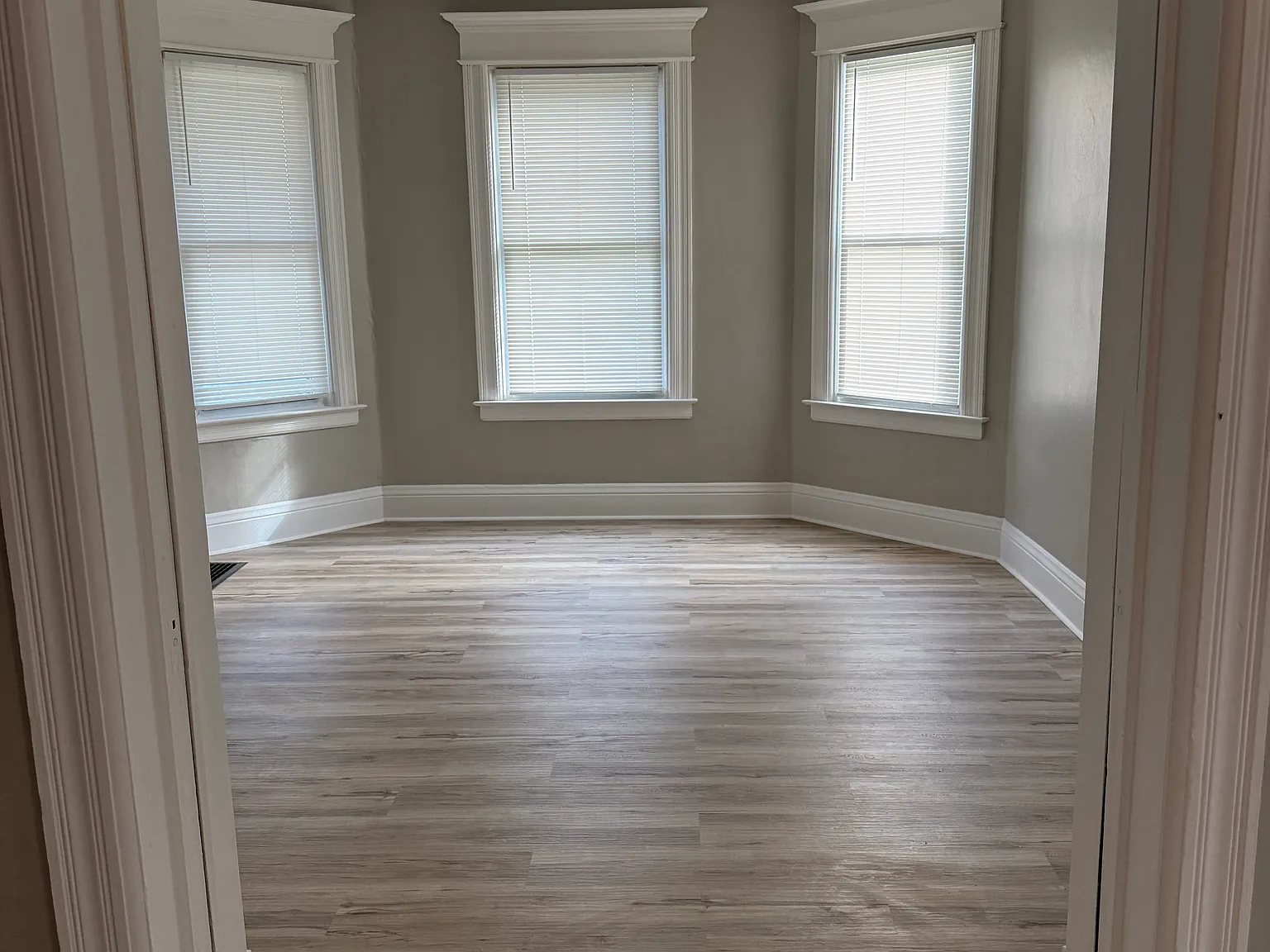 1 bed, $1,300 — Photo 4