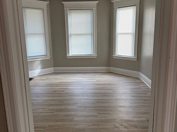 4th image of 911 Watson Pl #1