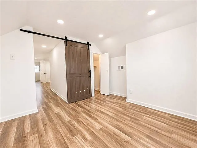 433 Homer St — Photo 20