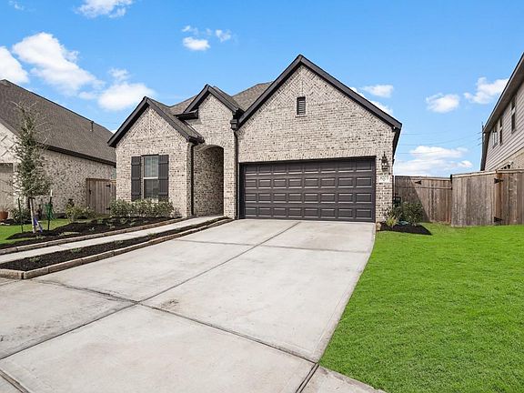 3rd image of 8703 Fox Trail Dr
