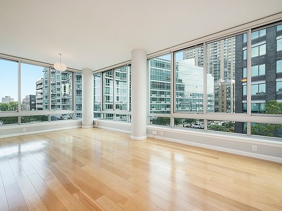 2nd image of 4630 Center Blvd APT 311