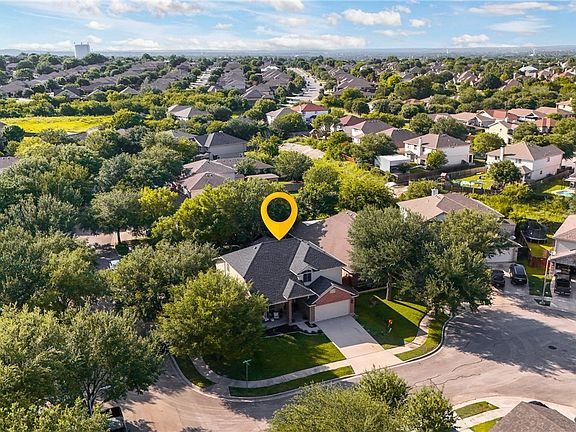 4th image of 518 Bandera Cir