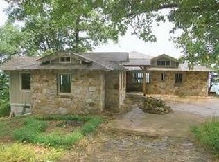 206 S Palisades Dr, Signal Mountain, TN 37377