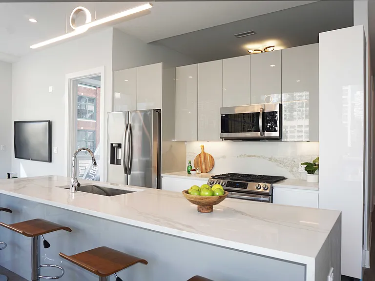 Luxe Suites Chicago Luxury Apartments — Photo 102