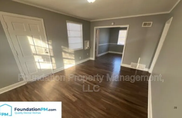 1570 Rebecca St — Photo 8