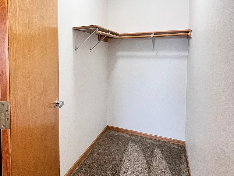 Viking Terrace Apartments — Photo 11