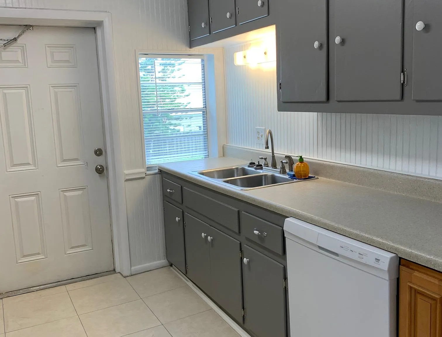 4 bed, 1460 sqft, $2,400 — Photo 4