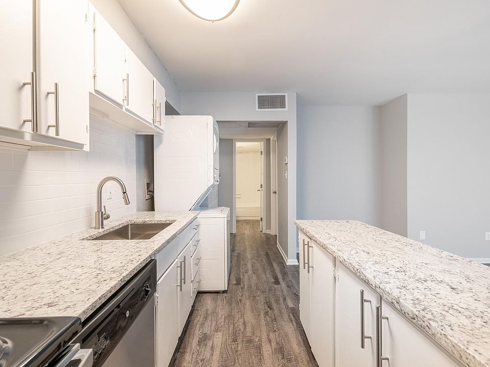 Renovated 1 x 1 Kitchen