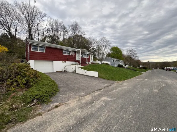 104 Maloney Court, Winchester, CT 06098