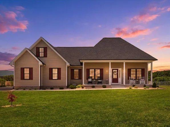 1003 Ladd Rd, Waynesboro, VA 22980