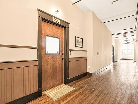 2nd image of 600 College St Unit 203