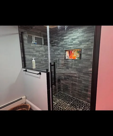 215 Albany Ave — Photo 17
