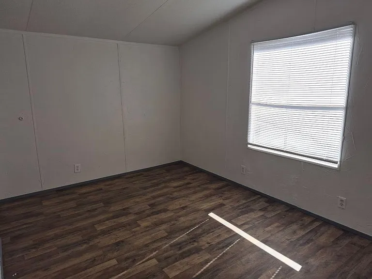 209 S Avenue B — Photo 2