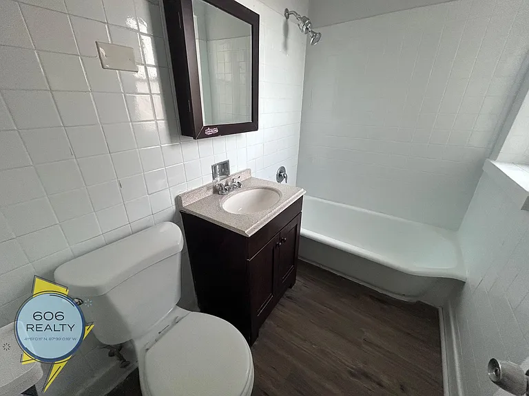 7340-50 N. Damen Ave — Photo 6