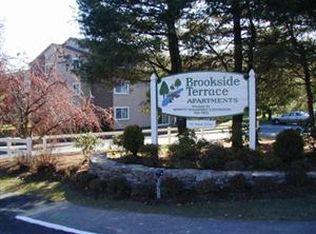 19 Village Dr APT 10, Southbridge, MA 01550