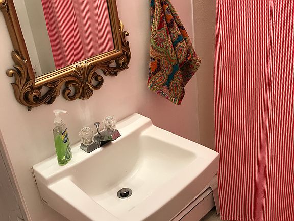 Upstairs bathroom 