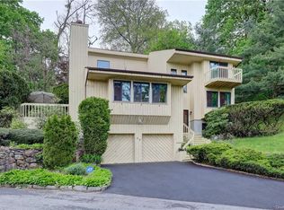 33 Worthington Ter W, White Plains, NY 10607