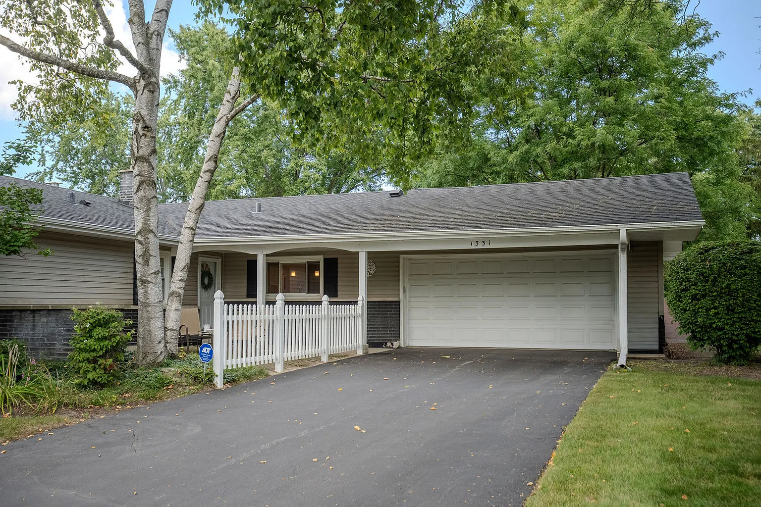 1331 Adirondack Dr photo 1