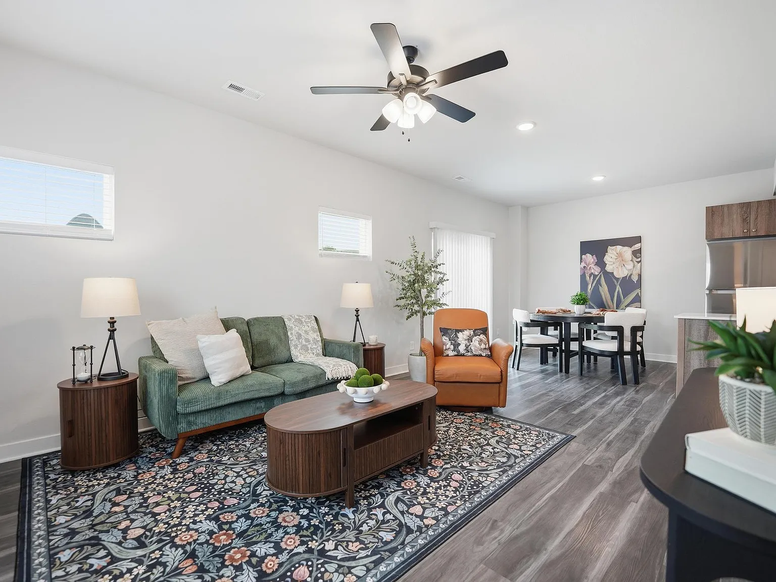 Barry West Townhomes — Photo 2