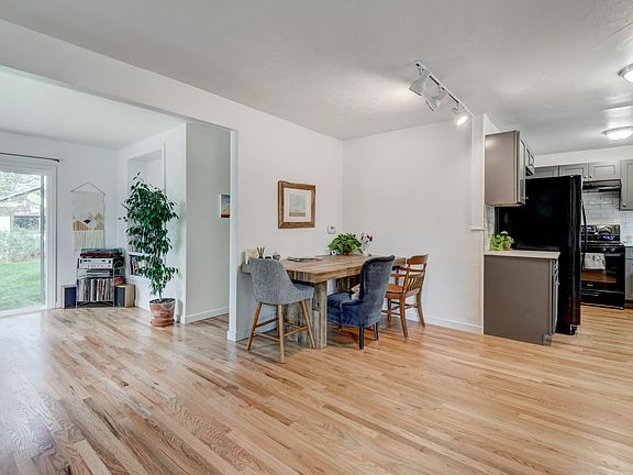 Living/dining- new hardwood floors