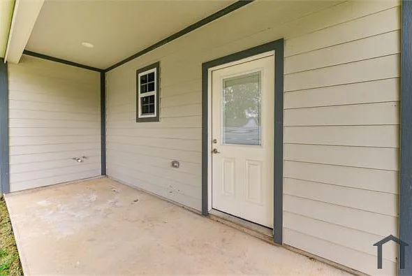 1513 Sherl St — Photo 6