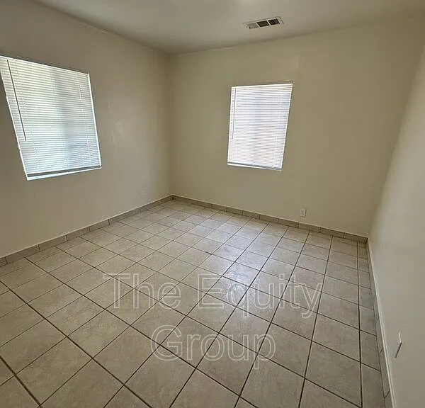 324 S Crespi Ave — Photo 10
