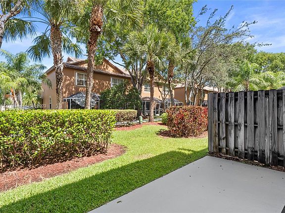 3rd image of 1353 Veracruz Ln #2-10