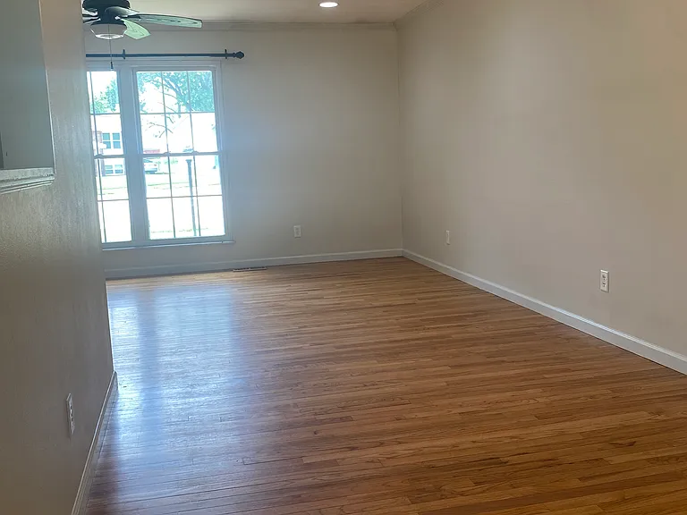 2310 Wesbriar Ct — Photo 9