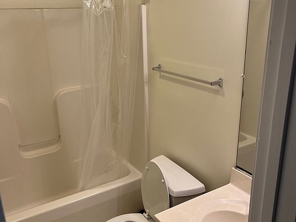 3rd image of 130 Lost Creek Dr SW #130