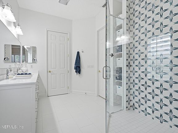 4th image of 71 MARCO ISLAND WAY
