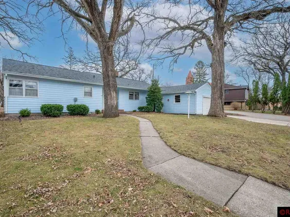 518 N Nicollet St, Blue Earth, MN 56013