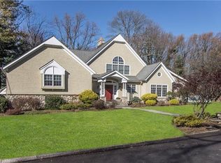 11 Harbor Ln, Rye, NY 10580
