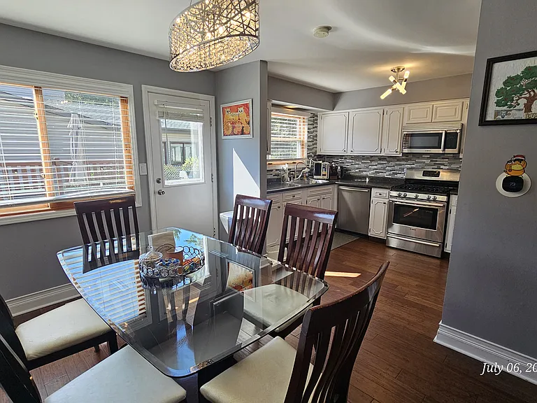 914 Bradford Ln — Photo 15