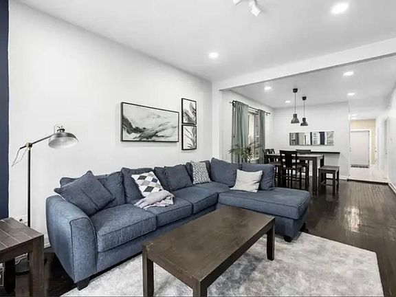 5th image of 5924 S Artesian Ave