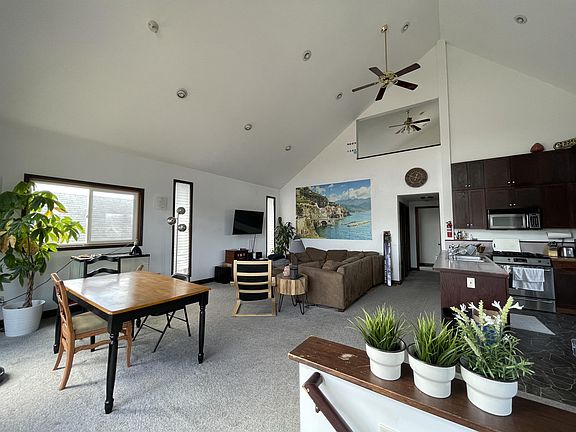 3rd image of 2748 Dupont Ave S #2