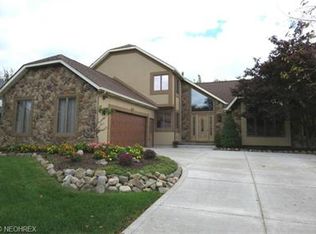 10127 Juniper Ct, Strongsville, OH 44136