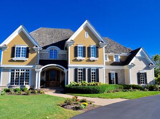 S295 Bealer Cir, Geneva, IL 60134