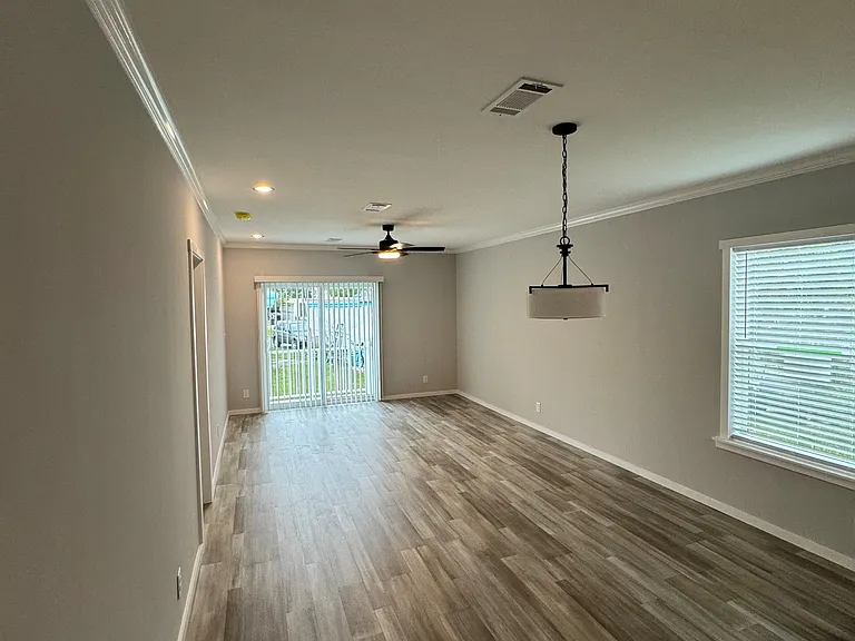 Lakeshore Landings — Photo 48