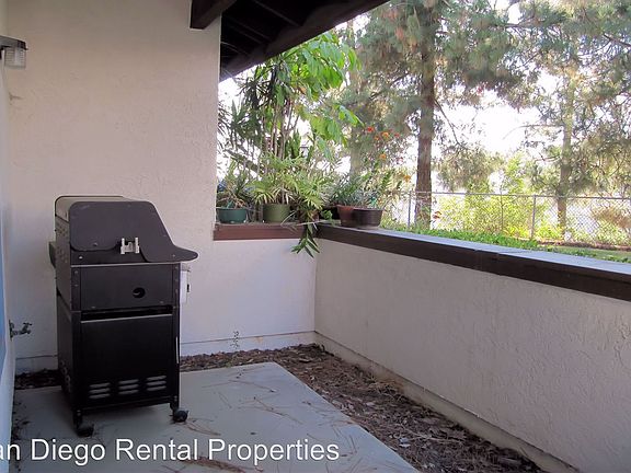3rd image of 7954 Mission Vista Dr