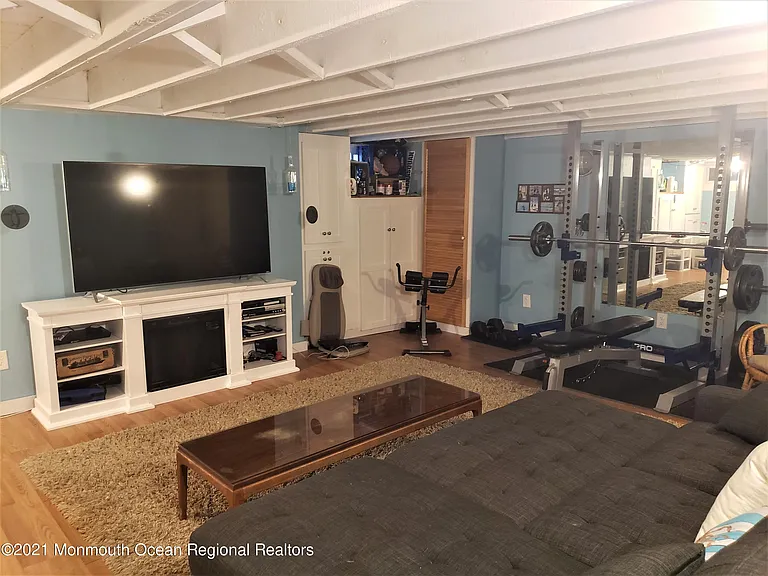 407 Chicago Blvd — Photo 27