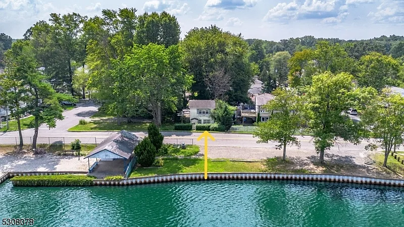 899 Lake Shore Dr photo 1
