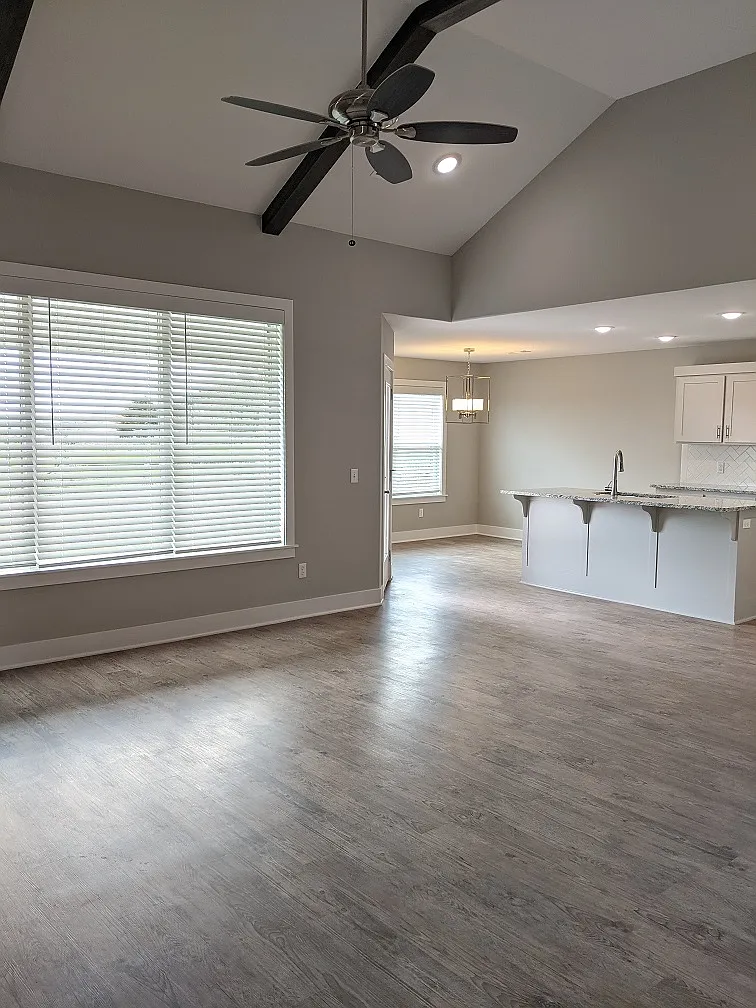 4 bed, 1777 sqft, $2,150 — Photo 4