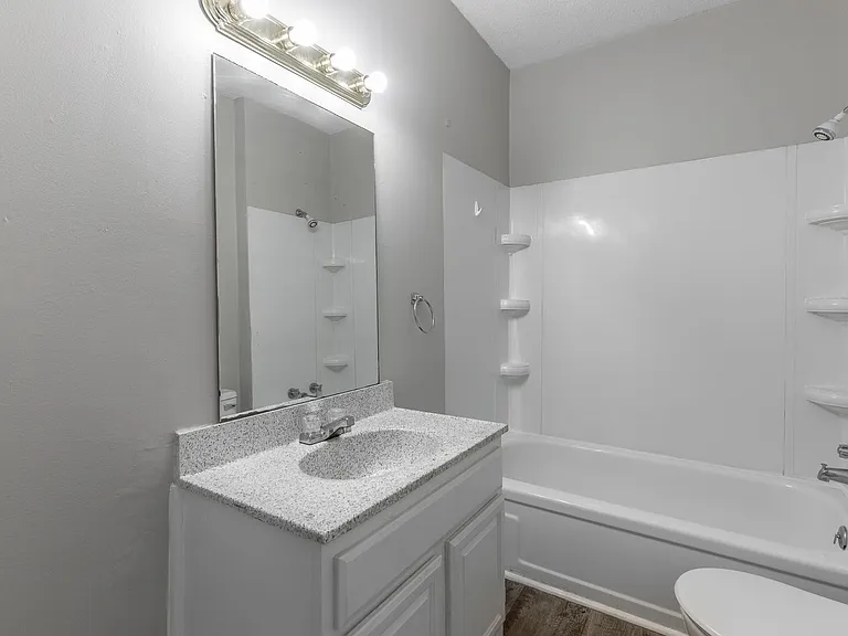 300 Dunlap Ave — Photo 10
