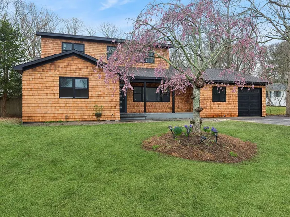 7 Mortimer St, Westhampton Beach, NY 11978