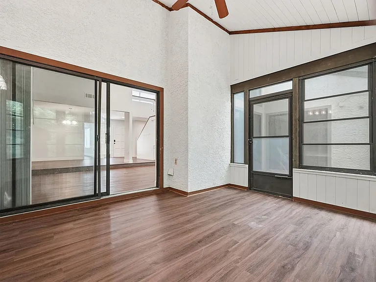 114 Gleneagles Dr — Photo 31